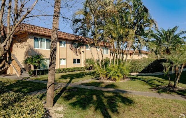 3 beds, 1.5 baths, 957 sqft, $2,099, Unit 2805-202