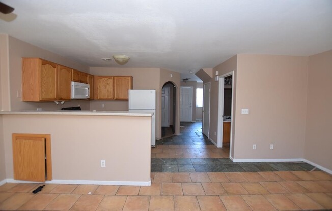 Beautiful 3 Bedroom & 2 1/2 Bath Condo.