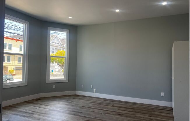 659-661  2nd Ave.
