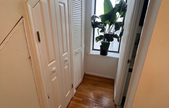 Two-Level Kalorama Condo with Washer/Dryer, Near Dupont Metro
