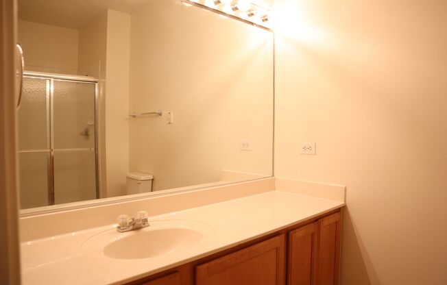2 beds, 2 baths, 1,033 sqft, $1,569, Unit 18-18203