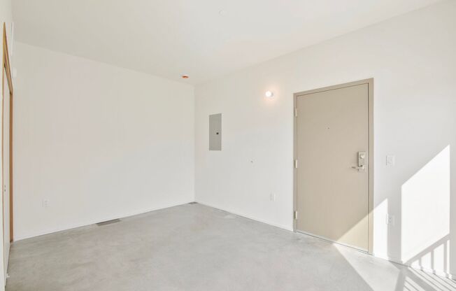 Studio, 1 bath, 401 sqft, $2,195, Unit 402