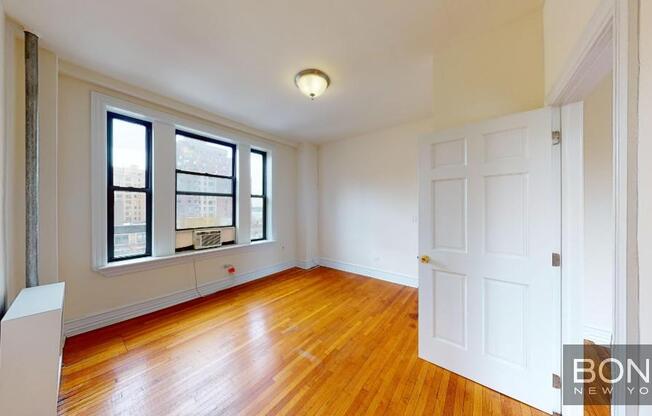 1 bed, 1 bath, $4,175, Unit 94