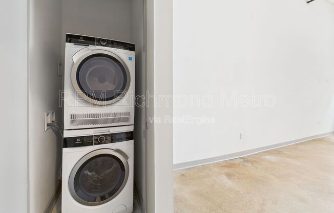 2 beds, 2 baths, 900 sqft, $1,573, Unit 120