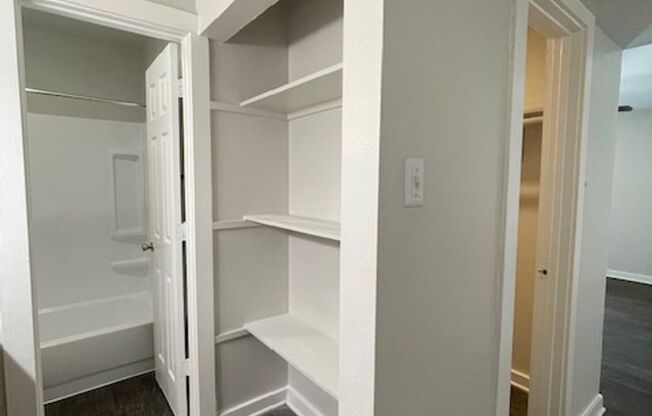 2 beds, 2 baths, 931 sqft, $1,225, Unit 02-0212