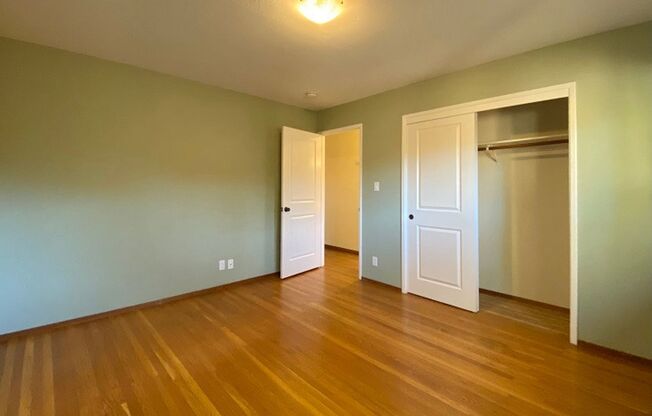 2 beds, 1 bath, $2,995