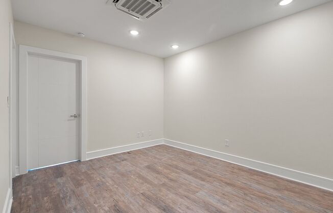 1 bed, 1 bath, 550 sqft, $1,075, Unit 203
