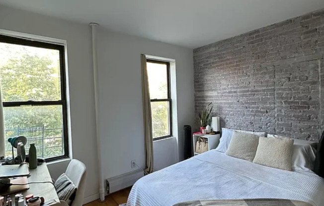 330 9 ST