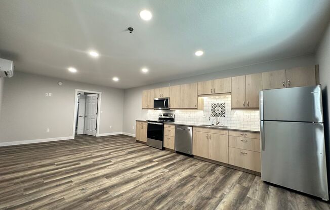 1 bed, 1 bath, 553 sqft, $785, Unit = 10