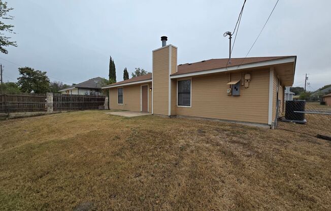 3 beds, 2 baths, $1,349