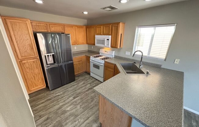 Beautiful 4Bed/2.5 Bath/2Car 2 Story Home nestled in this beautiful Southwest Community near Rhodes Ranch!