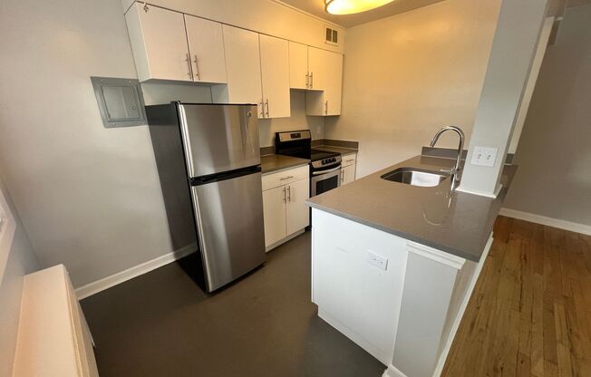 1 bed, 1 bath, 609 sqft, $1,450, Unit 230
