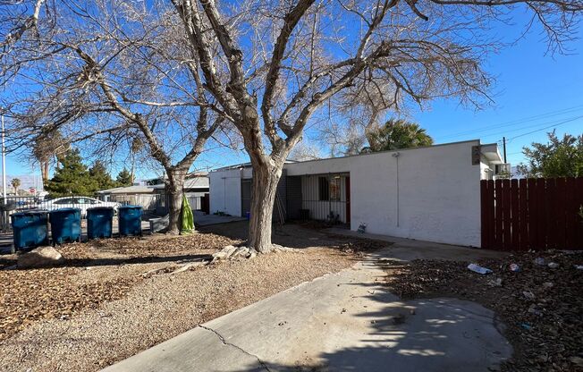 COMING SOON! GATED 1BD/1BA. FRESH PAINT & STAINLESS STEEL APPLIANCES.