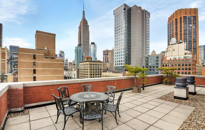 2 beds, 2 baths, 1,000 sqft, $7,000, Unit 17D