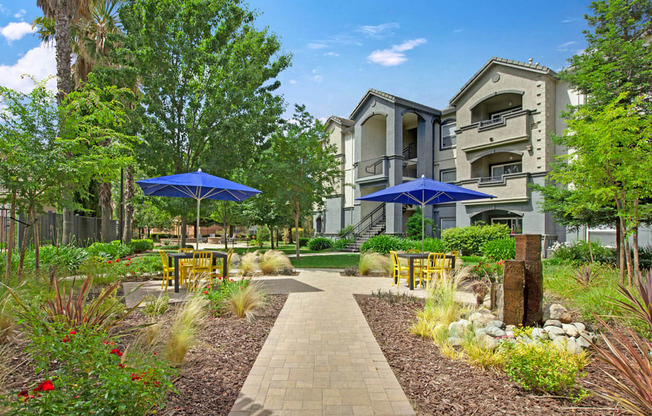 Picnic Tables and BBQ Area  |  Apartments for Rent in Sacramento CA  |  Broadleaf Apartments