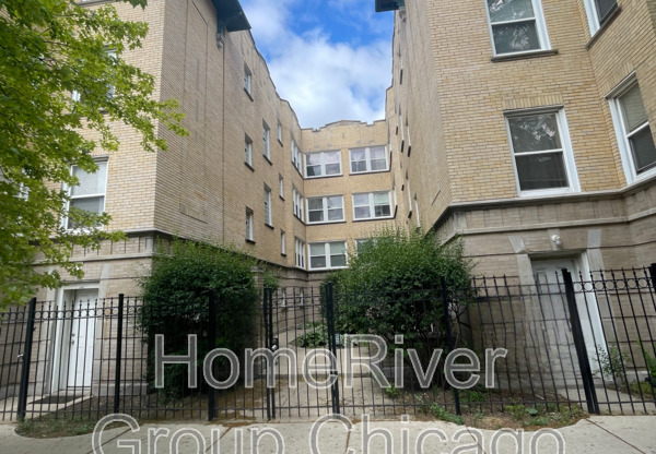 4748 N Albany Ave 2