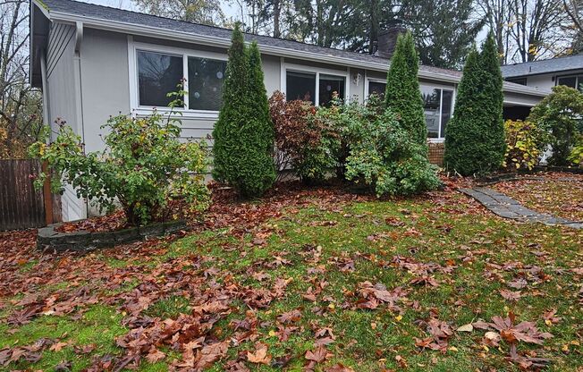 3 Bedroom 1.5 Bathroom Single Family Home in Redmond!