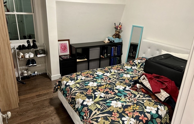 2 beds, 2.5 baths, 989 sqft, $3,400, Unit 6