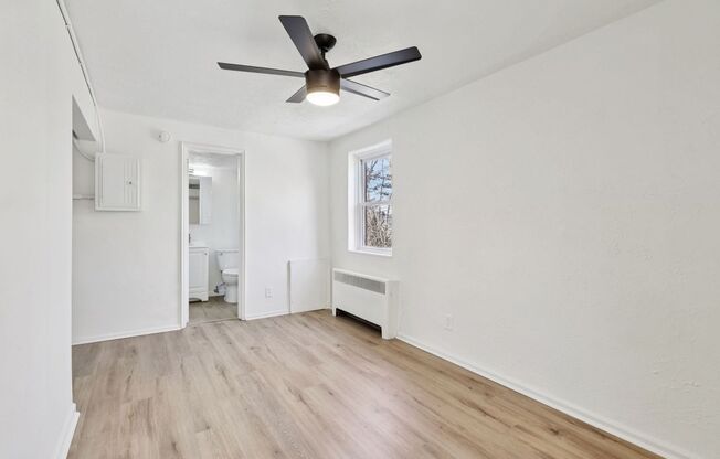 1 bed, 1 bath, 575 sqft, $995, Unit 124