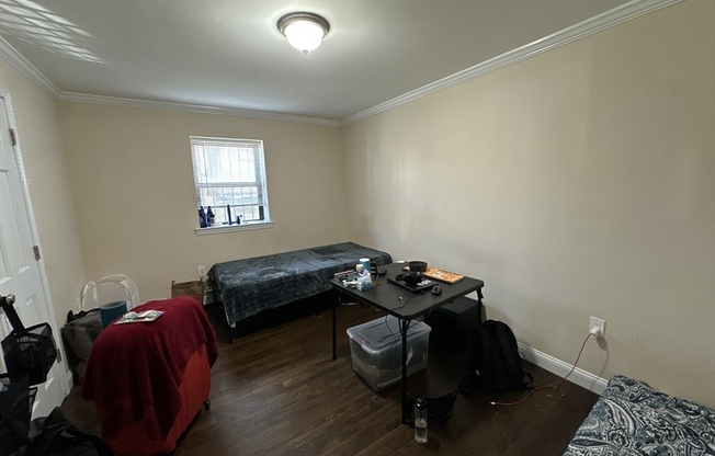 3 beds, 1.5 baths, 1,100 sqft, $3,350, Unit A
