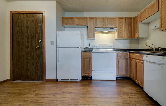 2 beds, 1 bath, 750 sqft, $765, Unit D53