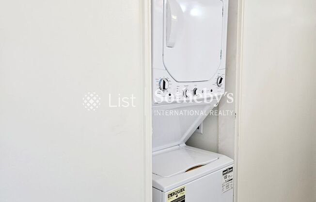 1 bed, 1 bath, $2,800, Unit #1903