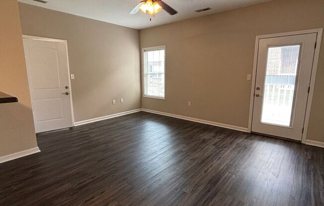 2 beds, 2 baths, 927 sqft, $915, Unit F3