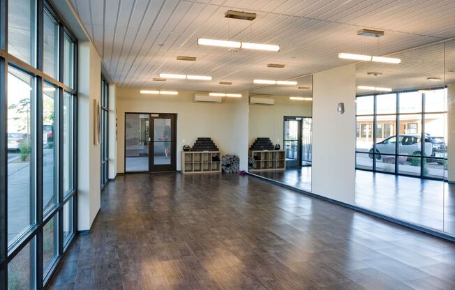 Studio, 1 bath, 581 sqft, $1,400, Unit 111