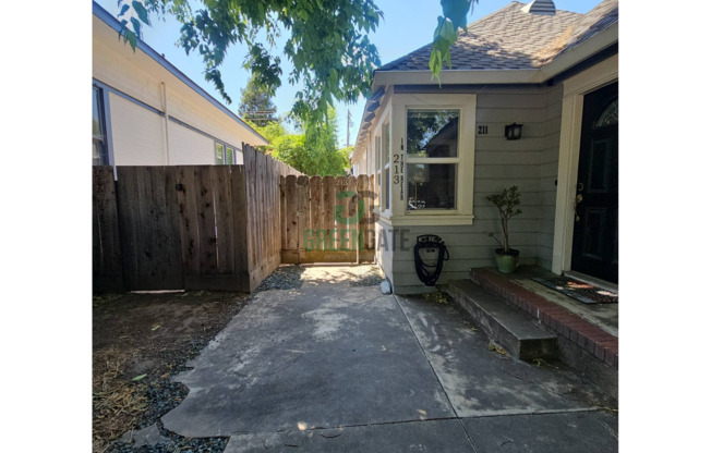 Gorgeous 1 Bedroom, 1 Bathroom Home Available NOW!