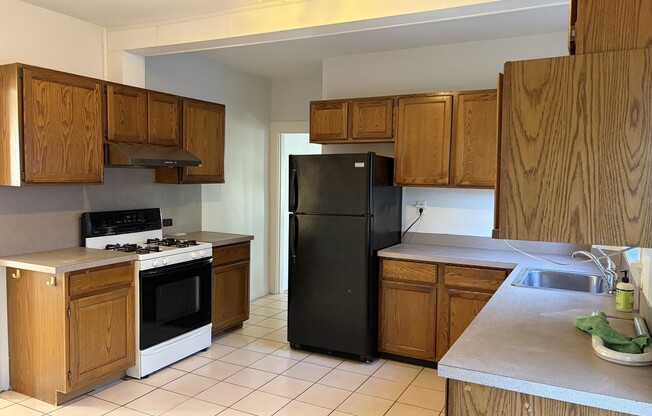 4 beds, 2 baths, 1,889 sqft, $3,800