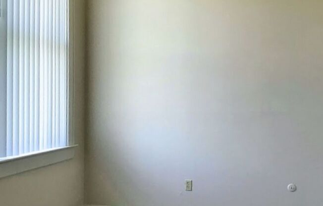 1 bed, 1 bath, 600 sqft, $825, Unit 203