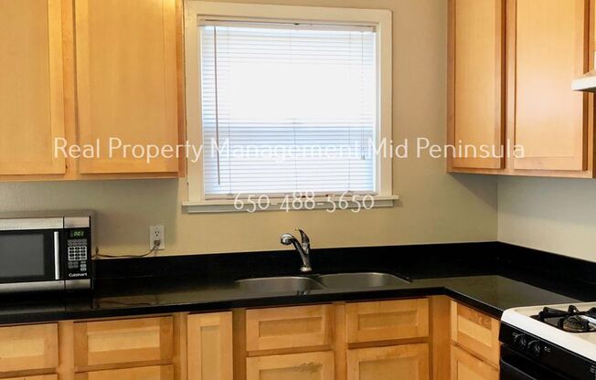 2 Bedroom Apartment with covered car garage