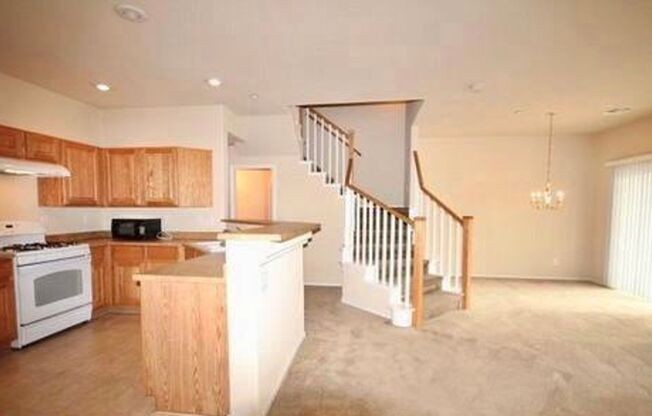 3 beds, 2.5 baths, $1,995, Unit # 102