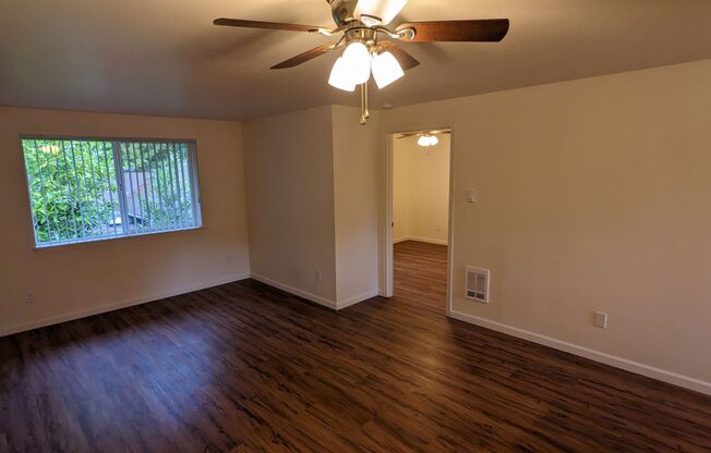 1 bed, 1 bath, 650 sqft, $1,200, Unit 04