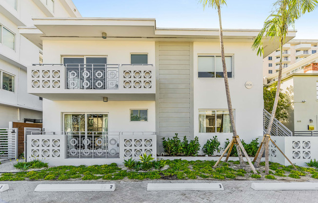 Helios Apartments Miami Beach exterior