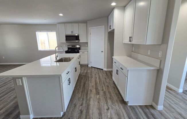 1837 Walnut Drive - House in Arvin, CA.