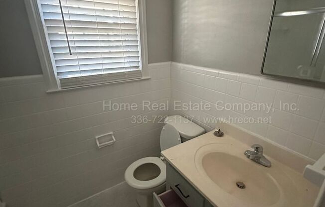 3 beds, 1 bath, $1,395