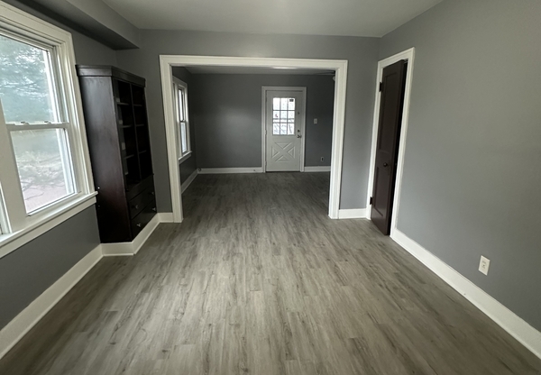 3209 W 115 ST