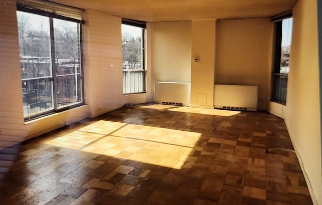 1 bed, 1 bath, 710 sqft, $2,900, Unit 612