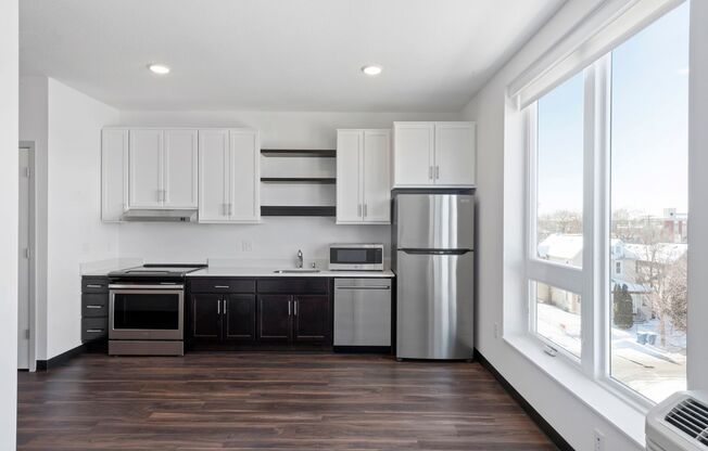 Studio, 1 bath, 434 sqft, $1,025, Unit 406