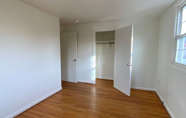 3 beds, 1 bath, 1,072 sqft, $1,395, Unit 1947 URSINUS AVENUE