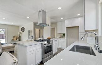 605 East El Norte Parkway