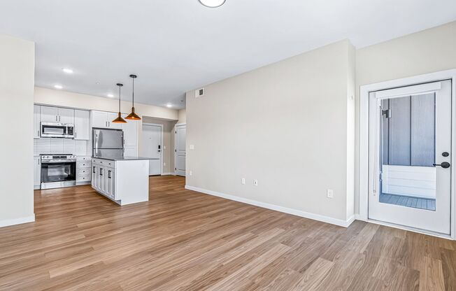 3 beds, 2 baths, 1,275 sqft, $1,999, Unit 1-206