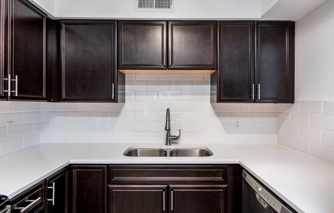 2 beds, 1 bath, 900 sqft, $1,699, Unit 3718 E Glenrosa Ave #3