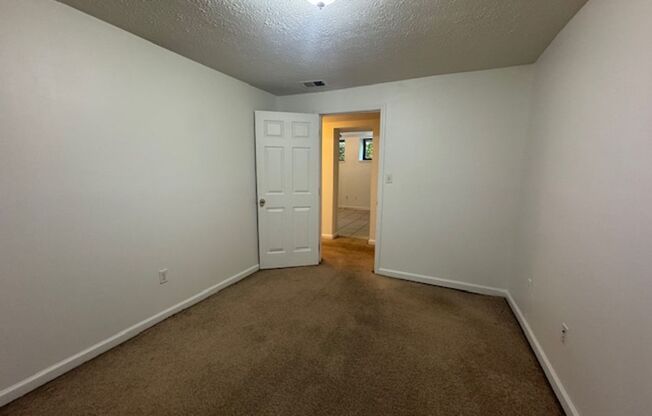 3 beds, 1 bath, 810 sqft, $1,590, Unit 732 S. Millvale Ave. #A1