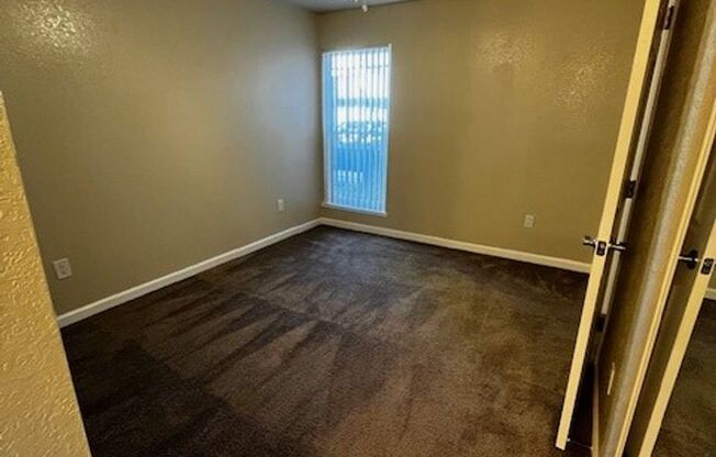 2 beds, 2 baths, 900 sqft, $2,015, Unit 124