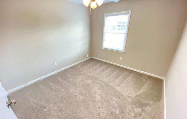 2 beds, 1.5 baths, 832 sqft, $1,100, Unit 874 Oakwood Villa