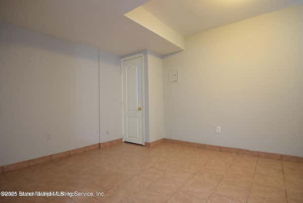 363 OAK AVE