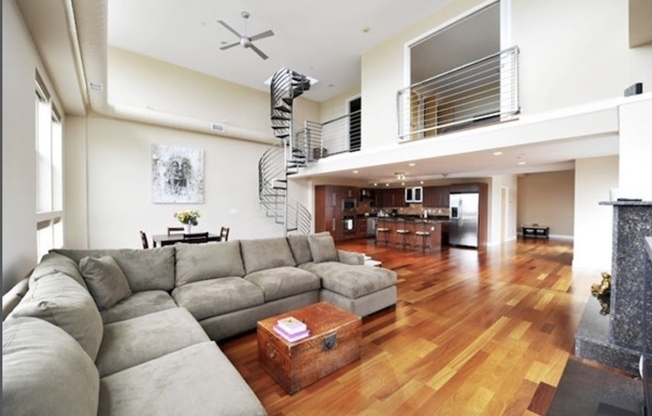 10 OCEAN AVE