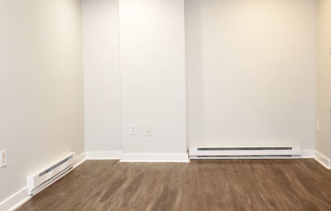Studio, 1 bath, 305 sqft, $1,400, Unit 25